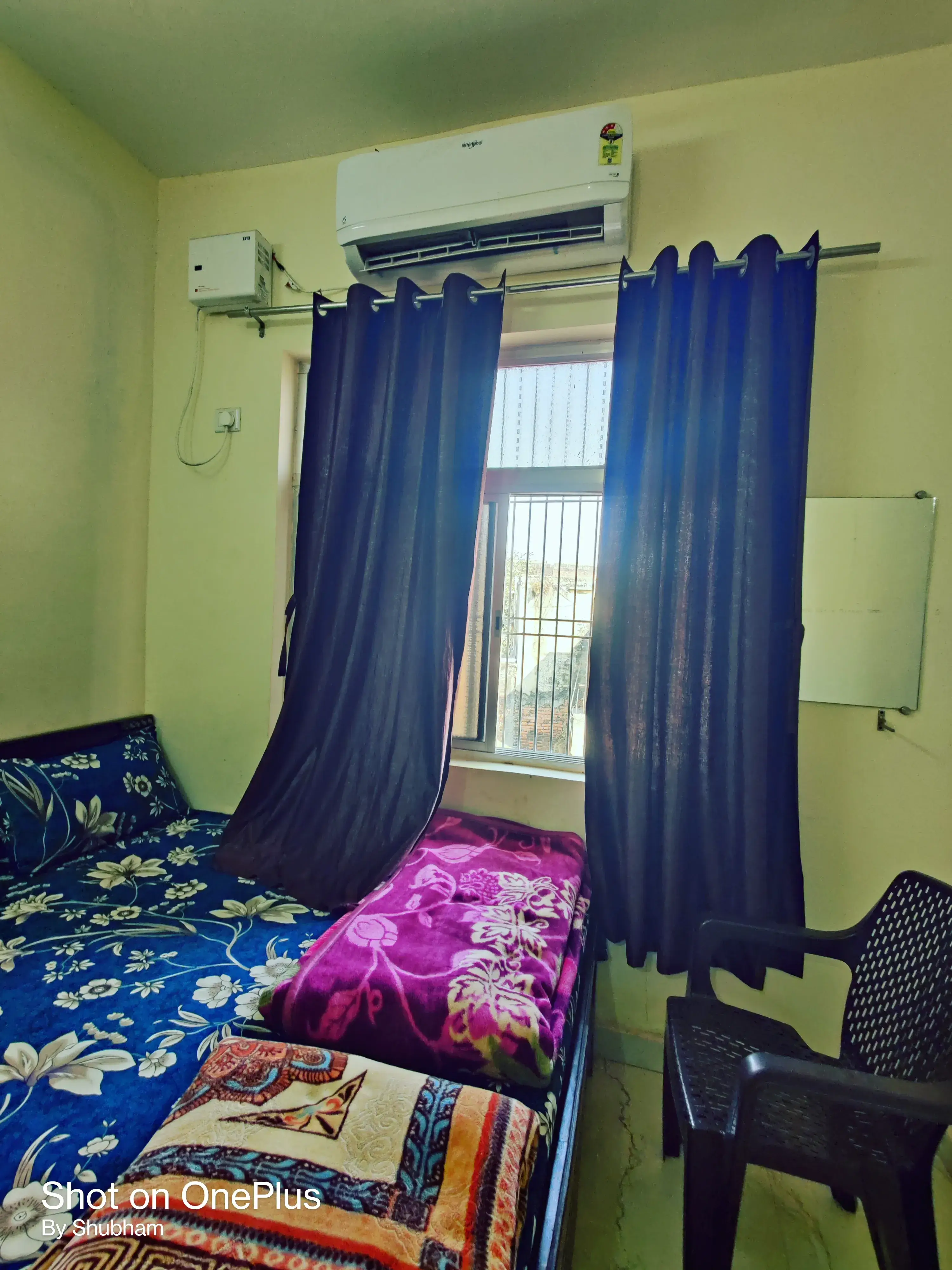 Budget Hotel Room Interior In Chitrakoot Near Ram Ghat - Yatra Service