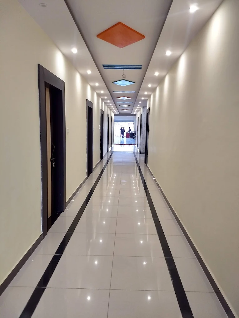Clean Hotel Corridor At Mandakini The Heritage - Yatra Service