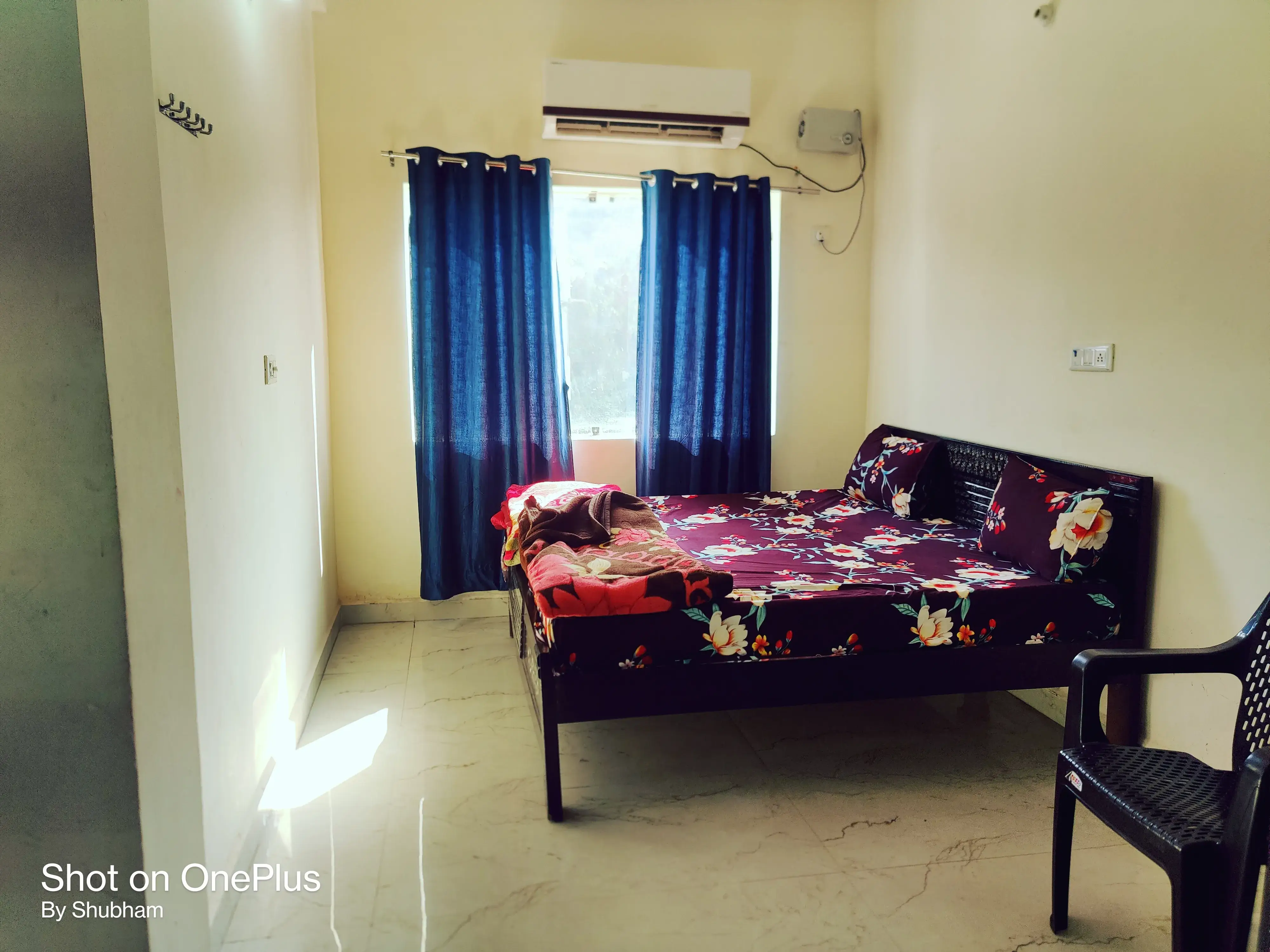 Family Room With Four Beds At Vijay Raghav Sadan With Balcony - Yatra Service