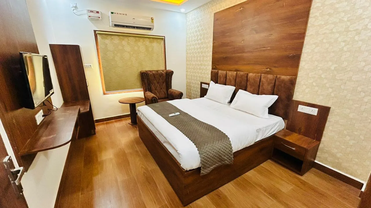 Luxury Ac Room Near Kamta Nath Temple - Yatra Service